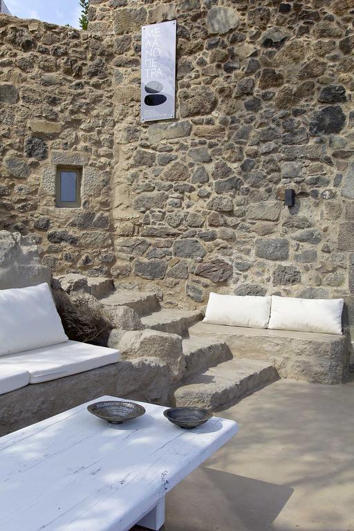 Melanopetra Boutique Apartments Emporeiós الغرفة الصورة