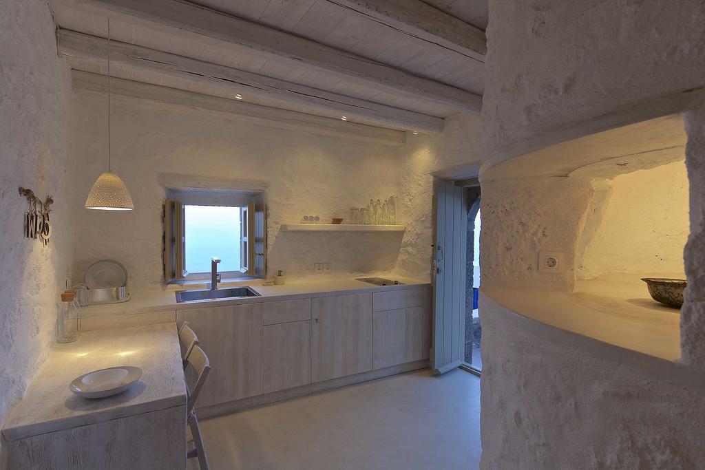 Melanopetra Boutique Apartments Emporeiós الغرفة الصورة